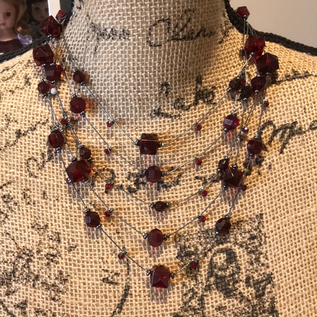 Worthington Necklace New With Card 10$